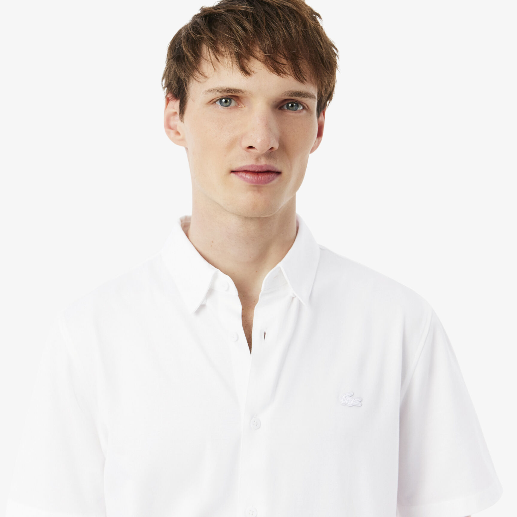 قميص ضيق بأكمام قصيرة قميص ضيق بأكمام قصيرة