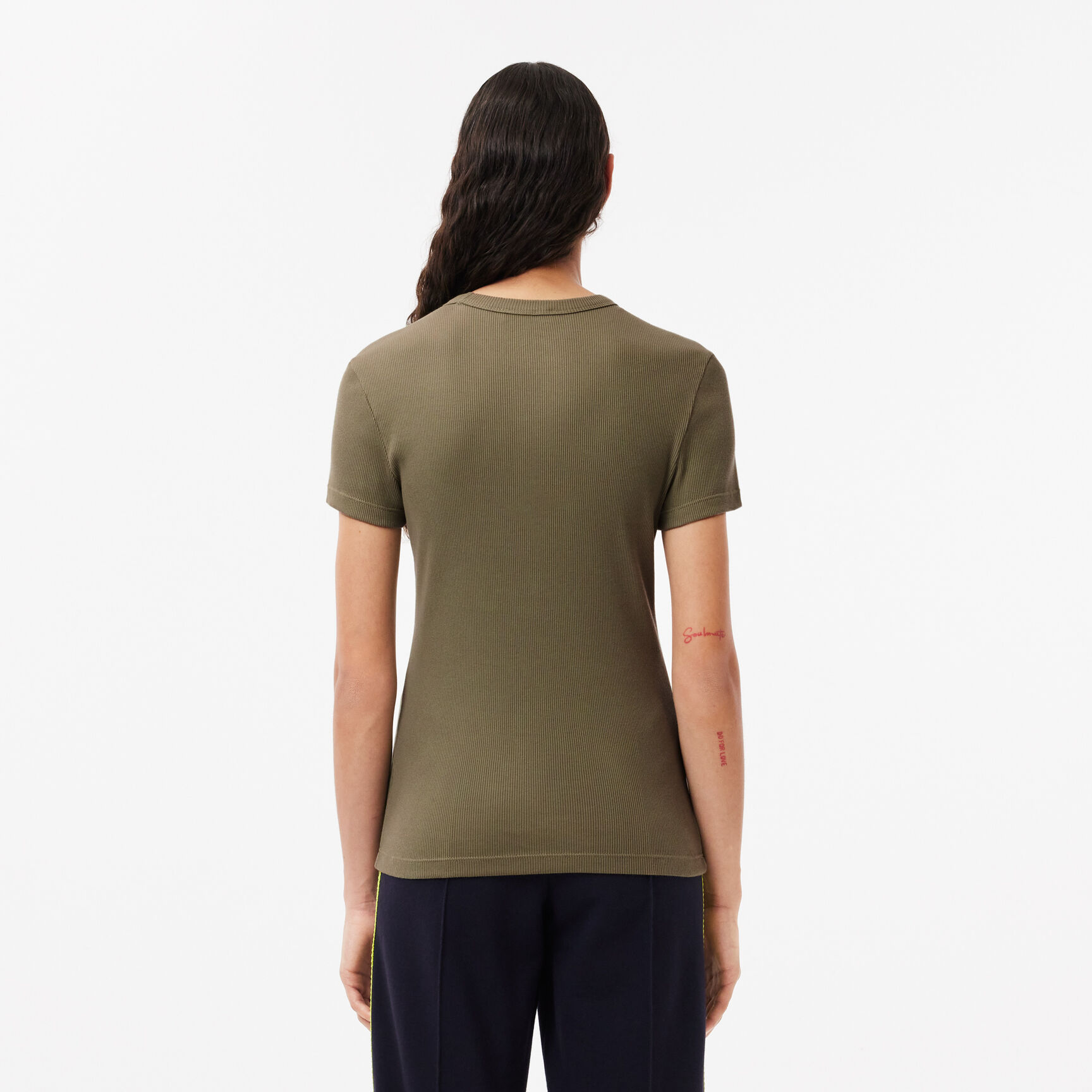 تي شيرت قطني مضلع بقصة ضيقة