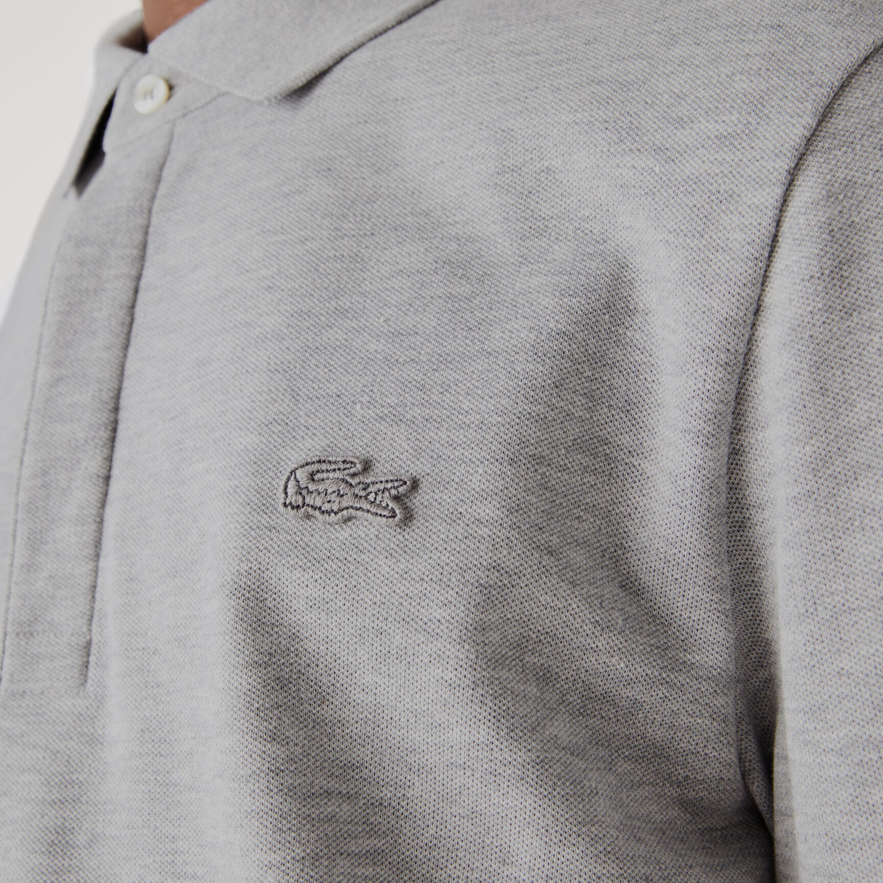 قميص بولو بيكيه باريسي بقصة عادية قميص بولو بيكيه باريسي بقصة عادية