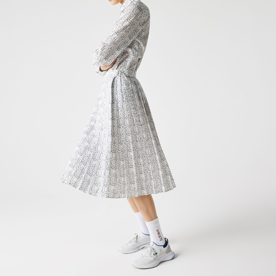تنورة نسائية متوسطة الطول بطيات منقوشة من Lacoste