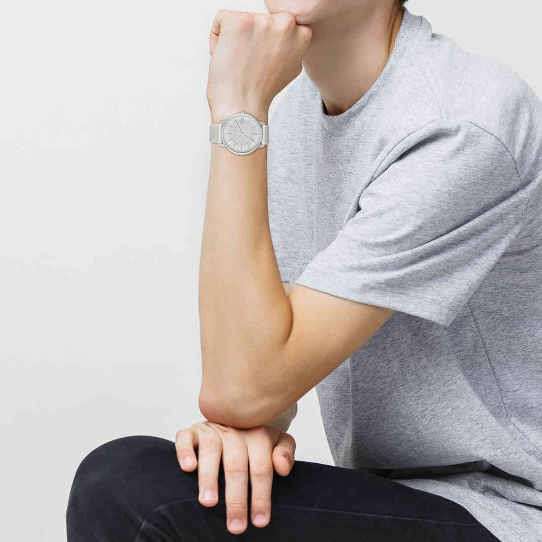 ساعة رجالية غير معدنية