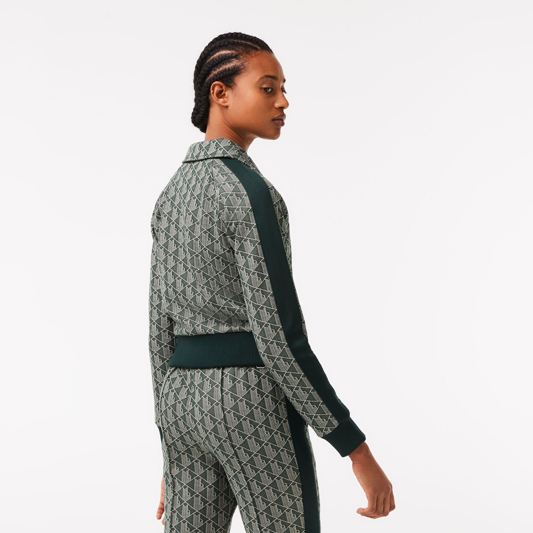 سويت شيرت بسحّاب وطبعة شعار الماركة وقصة عادية للنساء