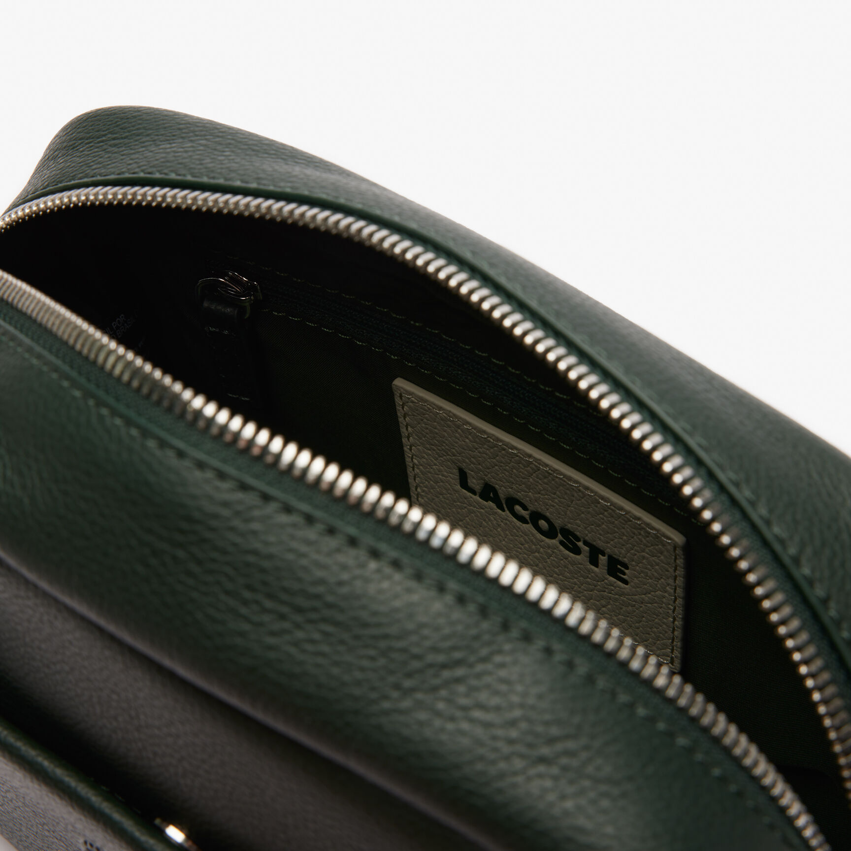 حقيبة كتف سيتي كورت من الجلد المحبب حقيبة كتف سيتي كورت من الجلد المحبب