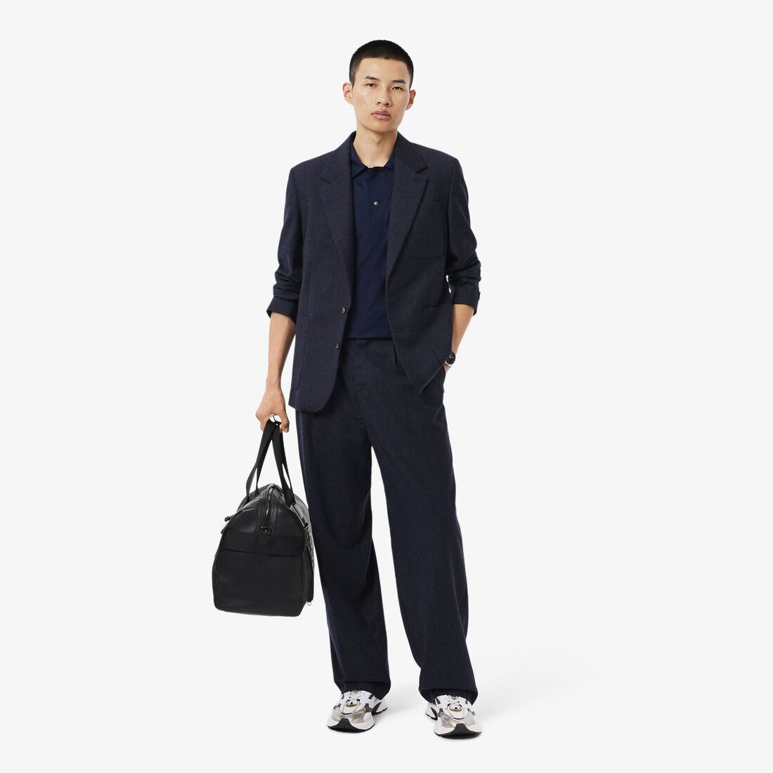 قميص بولو باريس الكلاسيكي المطرز ذو الرقبة المفتوحة قميص بولو باريس الكلاسيكي المطرز ذو الرقبة المفتوحة