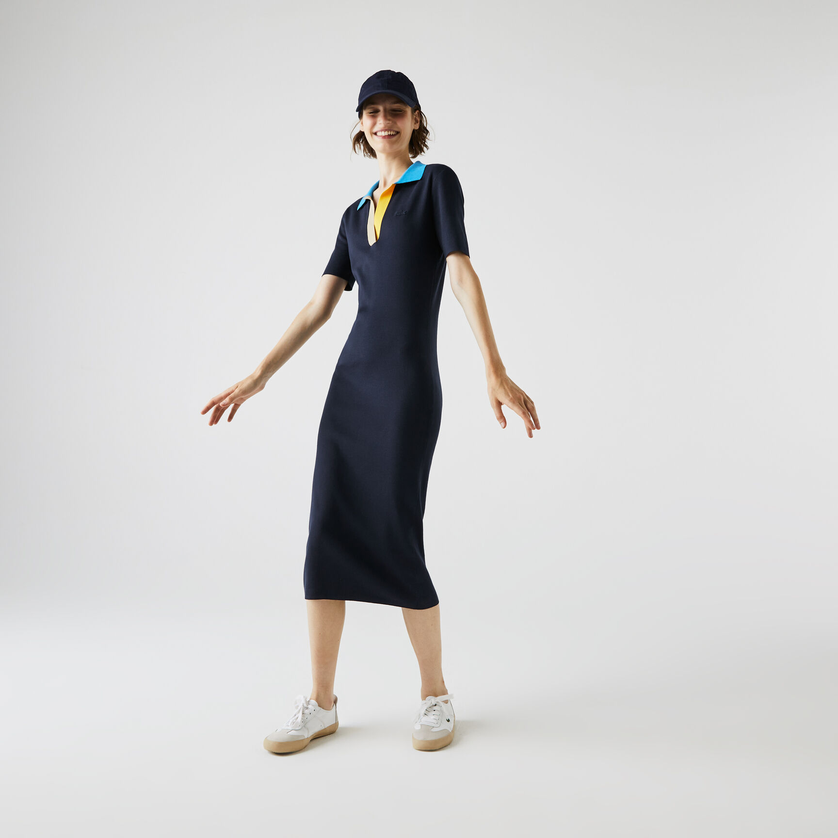 فستان طويل بشكل قميص من القطن المحبوك ثنائي اللون بياقة بولو للنساء