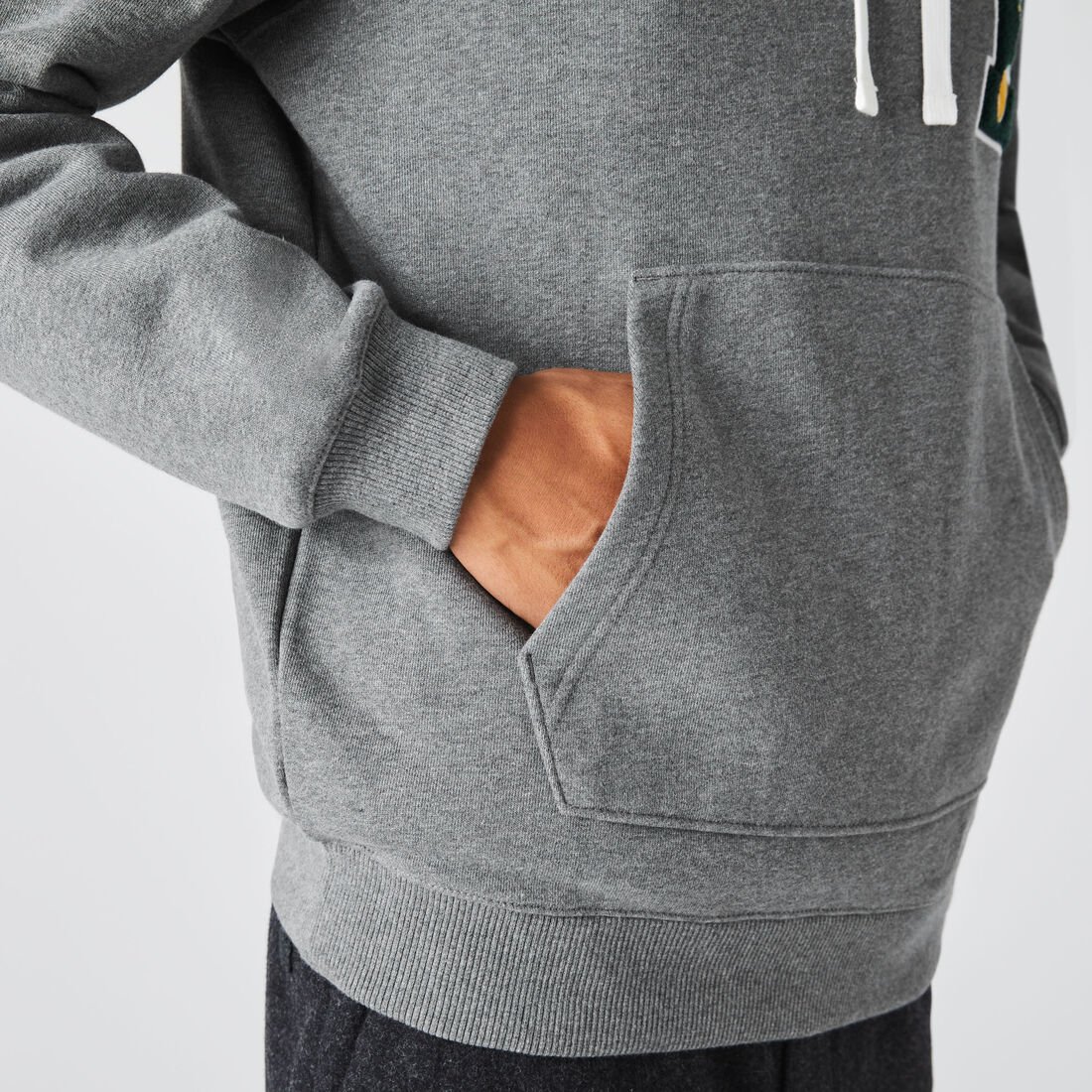 كنزة صوفية قطنية للرجال بغطاء رأس بشعار Pennants L كنزة صوفية قطنية للرجال بغطاء رأس بشعار Pennants L