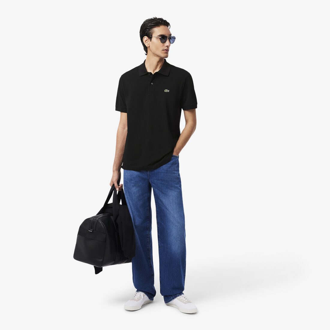 قميص بولو بيكيه خفيف بقصة كلاسيكية L.12.12 قميص بولو بيكيه خفيف بقصة كلاسيكية L.12.12