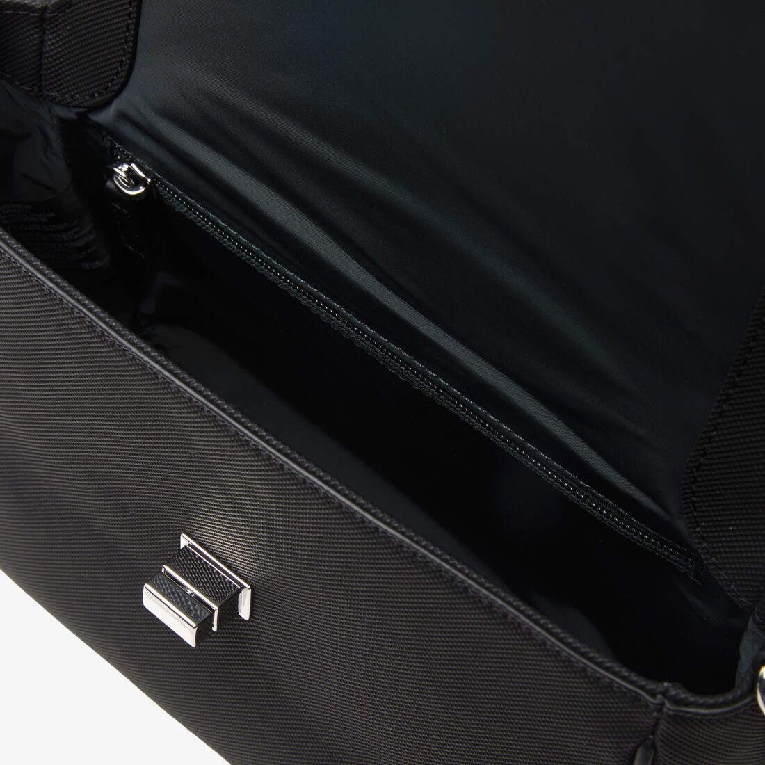 حقيبة كتف لاكوست بغطاء قلاب للنساء حقيبة كتف لاكوست بغطاء قلاب للنساء