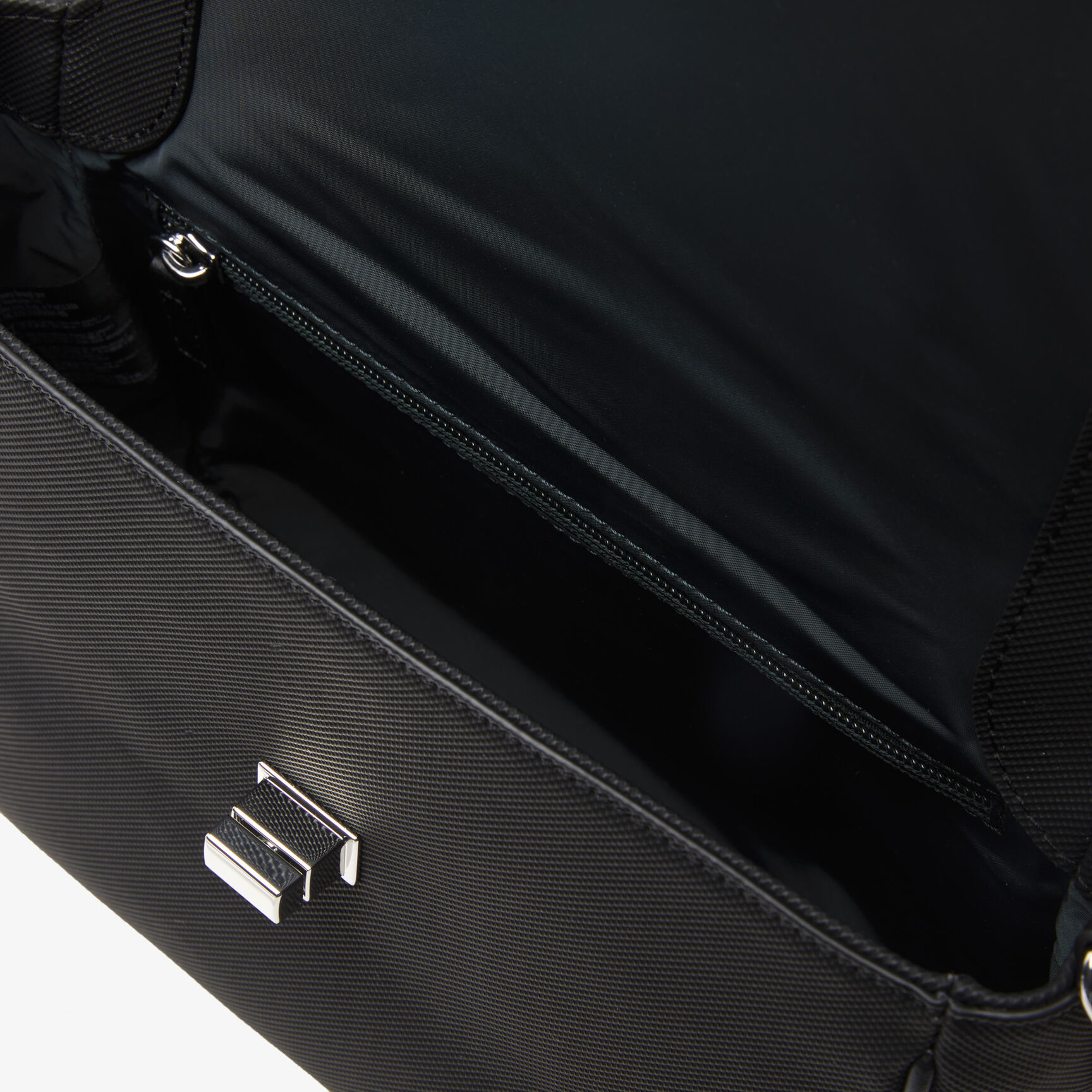 حقيبة كتف لاكوست بغطاء قلاب للنساء حقيبة كتف لاكوست بغطاء قلاب للنساء