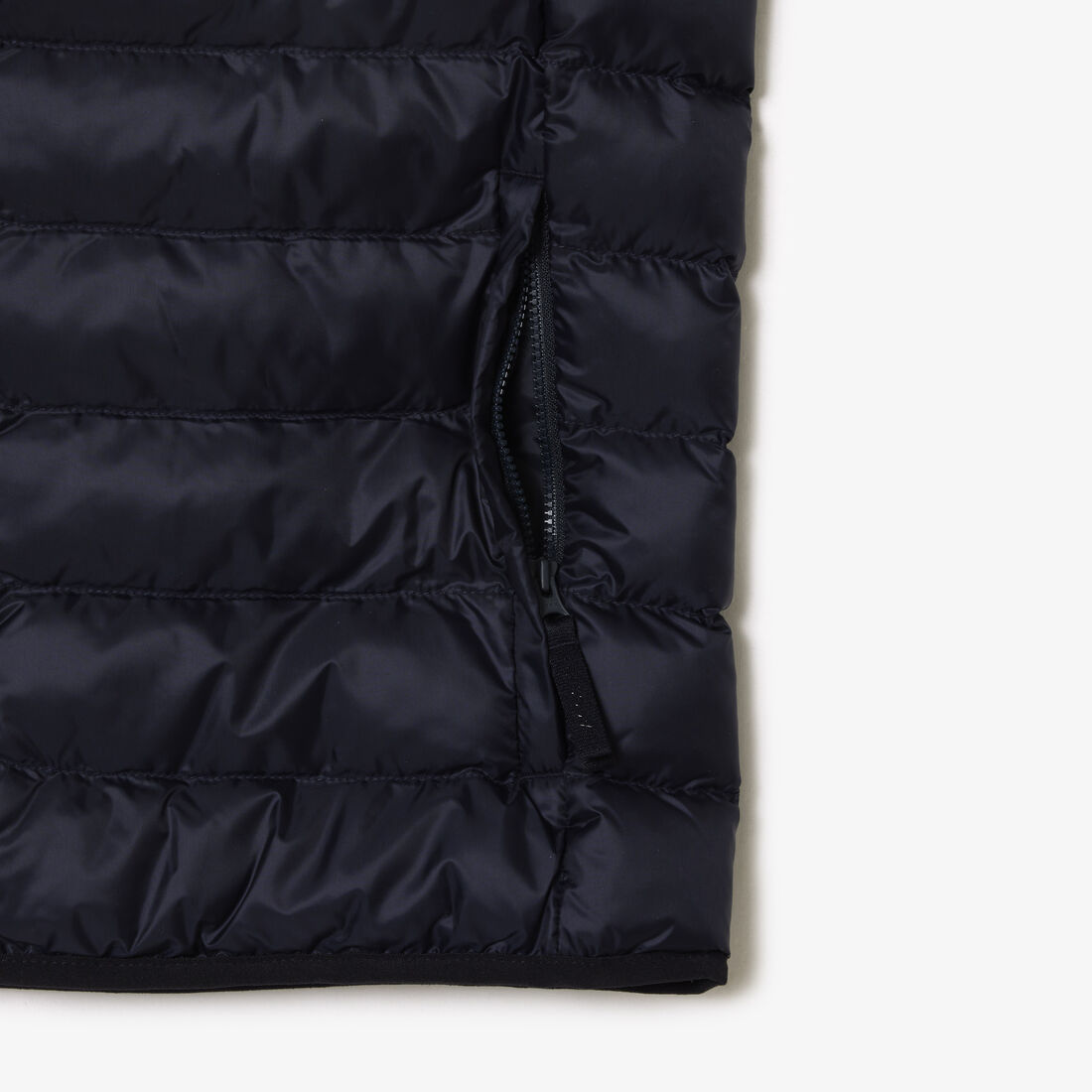 جاكيت لاكوست بنمط فيست مبطن مقاوم للماء للرجال جاكيت لاكوست بنمط فيست مبطن مقاوم للماء للرجال