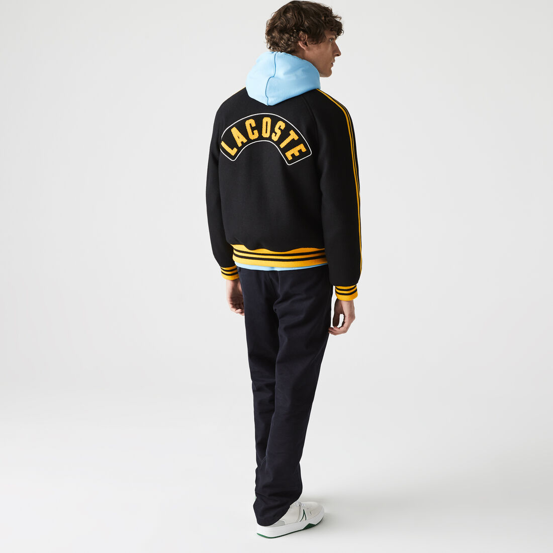 جاكيت من الصوف المخلوط بنمط تيدي من مجموعة Lacoste L!VE جاكيت من الصوف المخلوط بنمط تيدي من مجموعة Lacoste L!VE