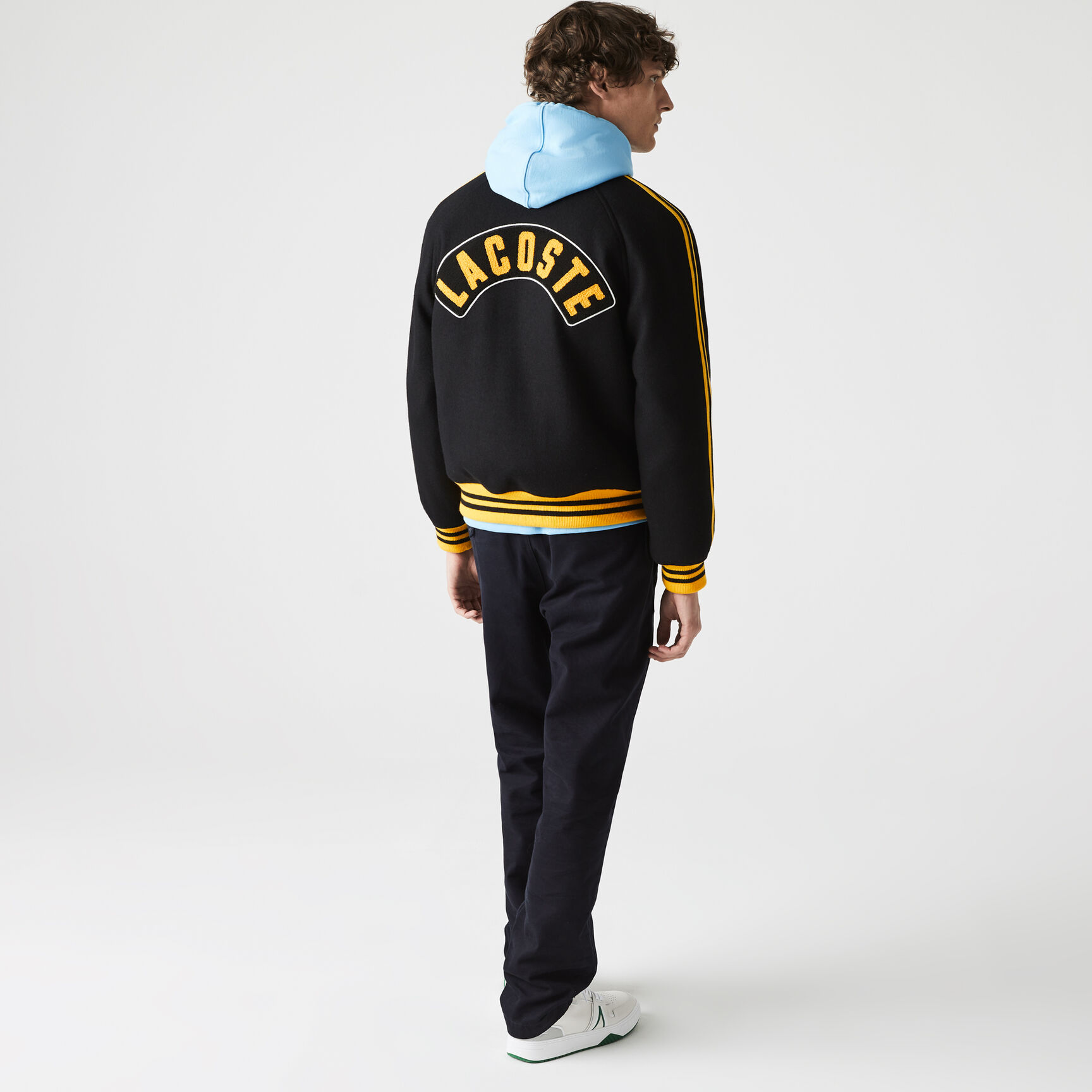 جاكيت من الصوف المخلوط بنمط تيدي من مجموعة Lacoste L!VE جاكيت من الصوف المخلوط بنمط تيدي من مجموعة Lacoste L!VE