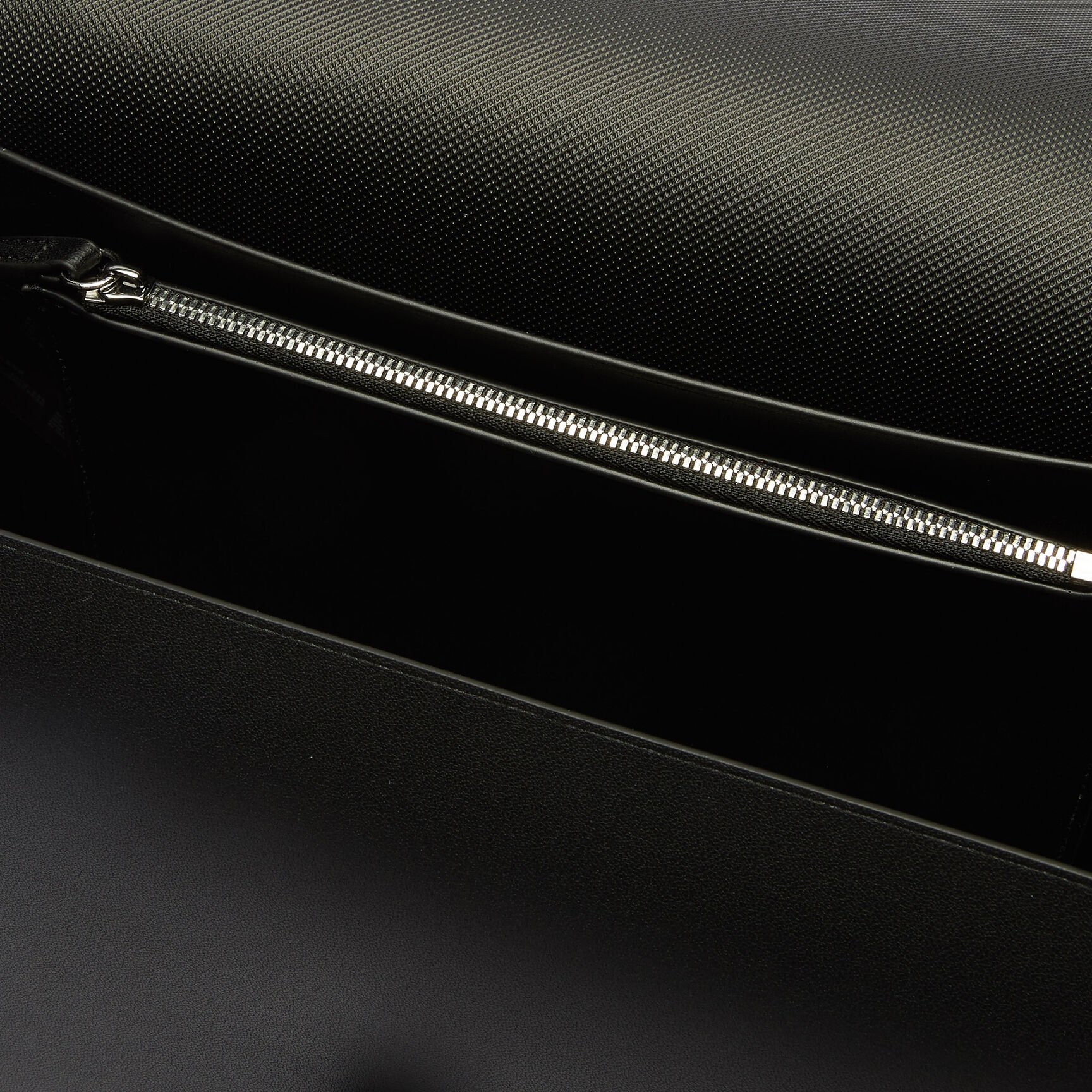 Women’s Croco Turn Crocodile Clasp Large Leather Shoulder Bag Women’s Croco Turn Crocodile Clasp Large Leather Shoulder Bag