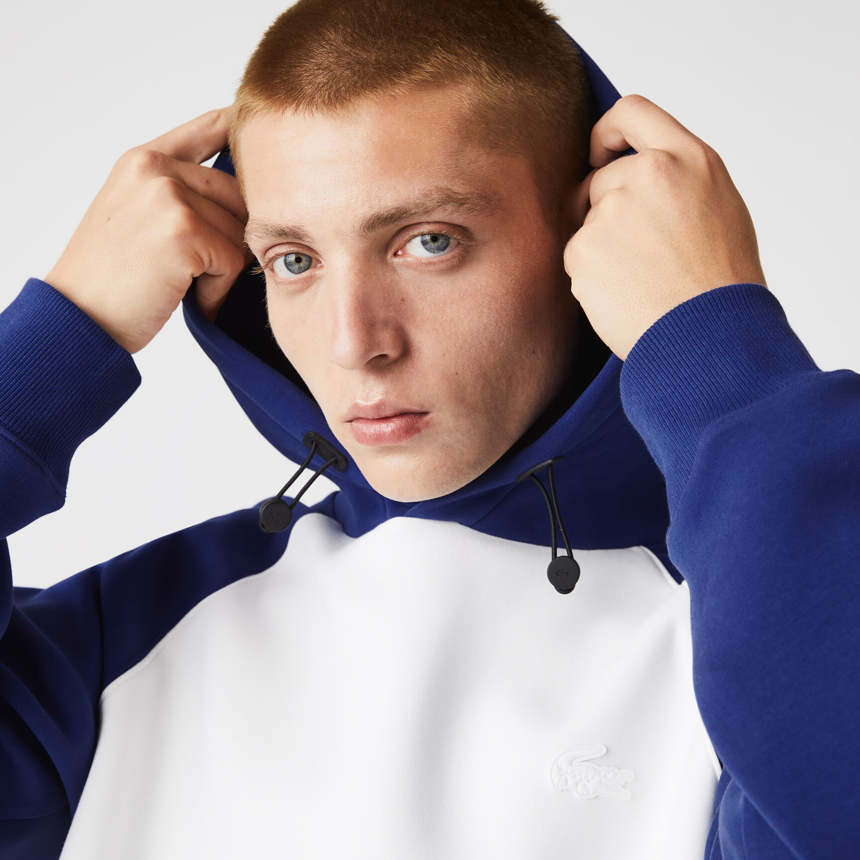 سويت شيرت رجالي ثنائي اللون وسحّاب وجيب متباين سويت شيرت رجالي ثنائي اللون وسحّاب وجيب متباين