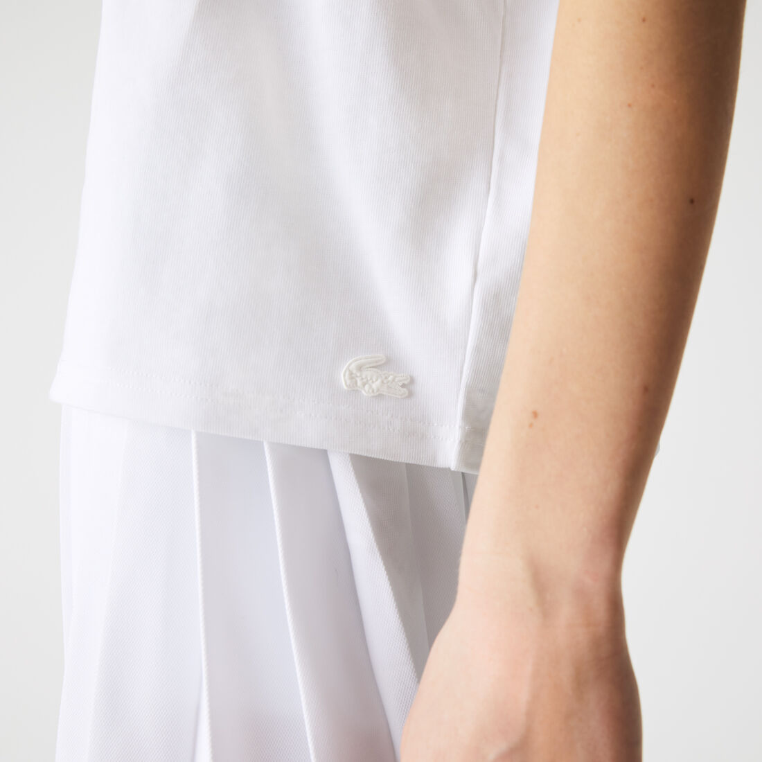 تيشيرت نسائي قطني فضفاض برقبة مستديرة وطبعة من مجموعة Lacoste L!VE تيشيرت نسائي قطني فضفاض برقبة مستديرة وطبعة من مجموعة Lacoste L!VE