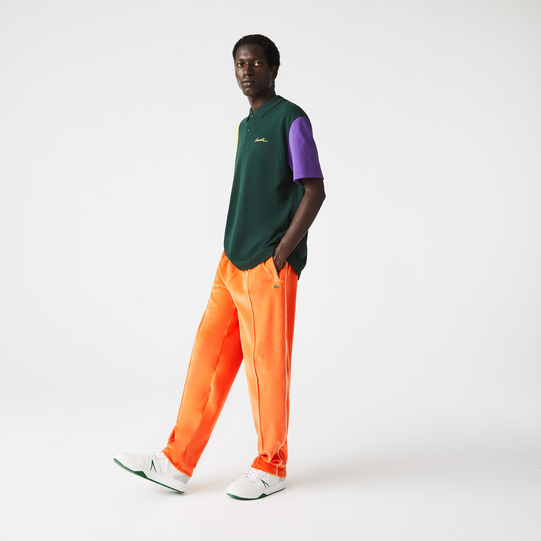 بنطلون رياضي مخمل للجنسين من مجموعة Lacoste L!VE بنطلون رياضي مخمل للجنسين من مجموعة Lacoste L!VE