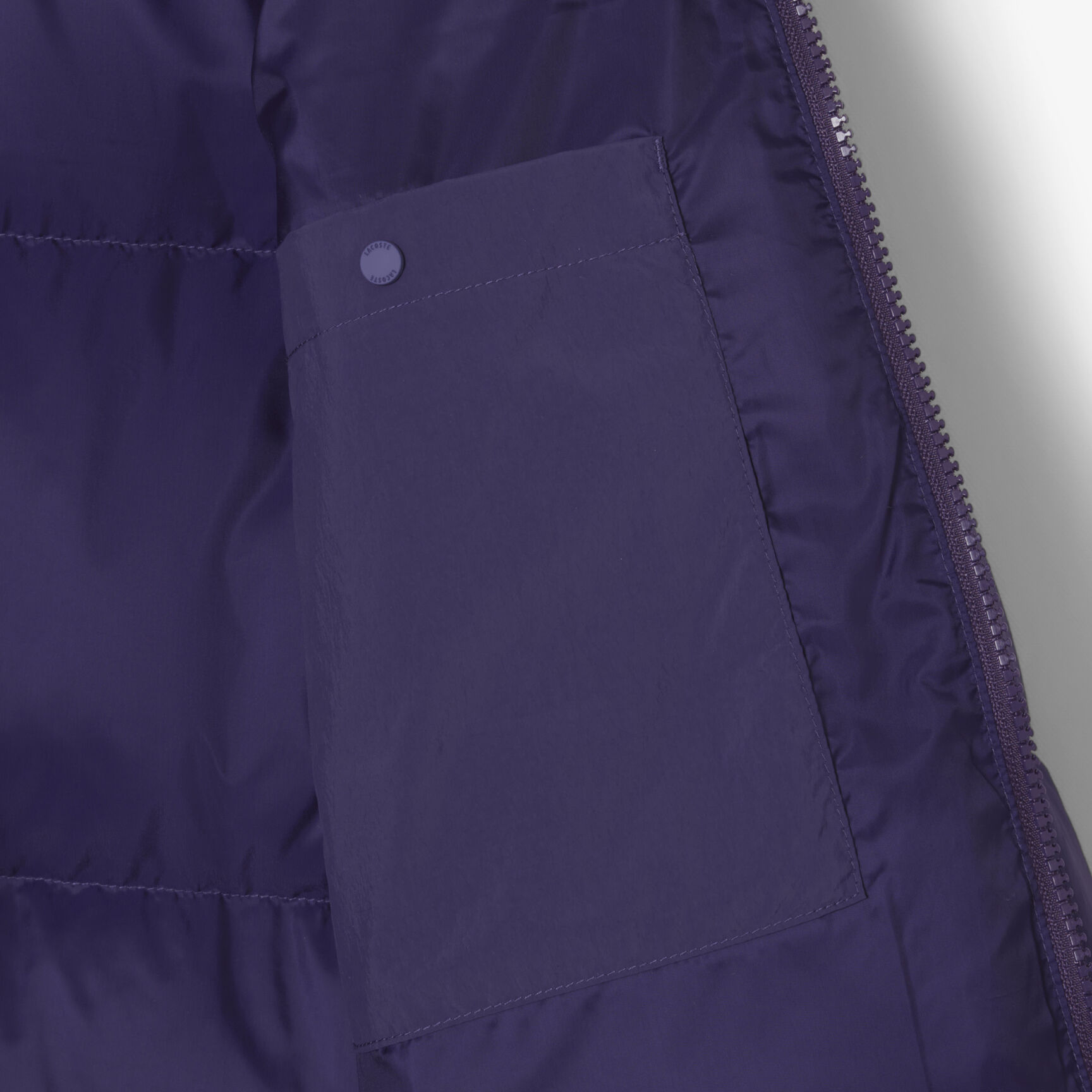 سترة مبطنة بغطاء للرأس بتصميم مريح