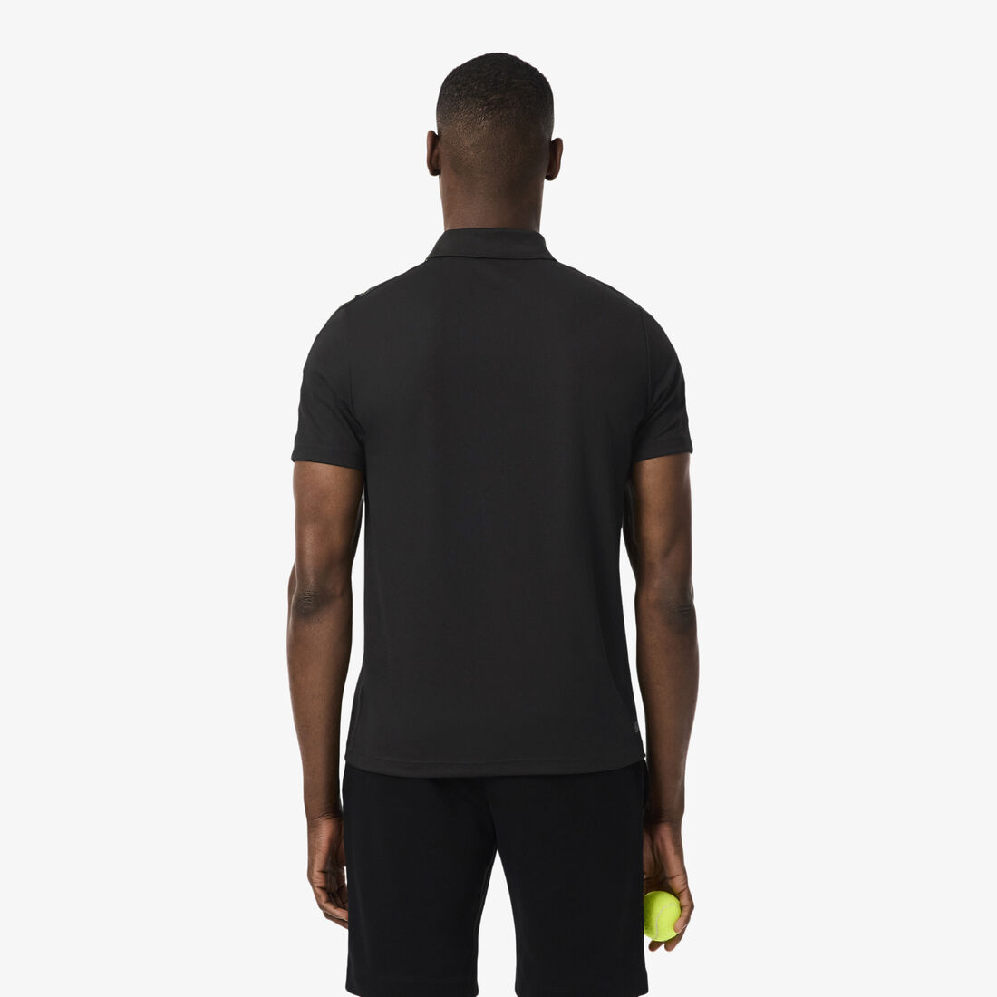 تيشيرت بولو تنس مخطط بشعار الماركة بتقنية التجفيف الفائق تيشيرت بولو تنس مخطط بشعار الماركة بتقنية التجفيف الفائق