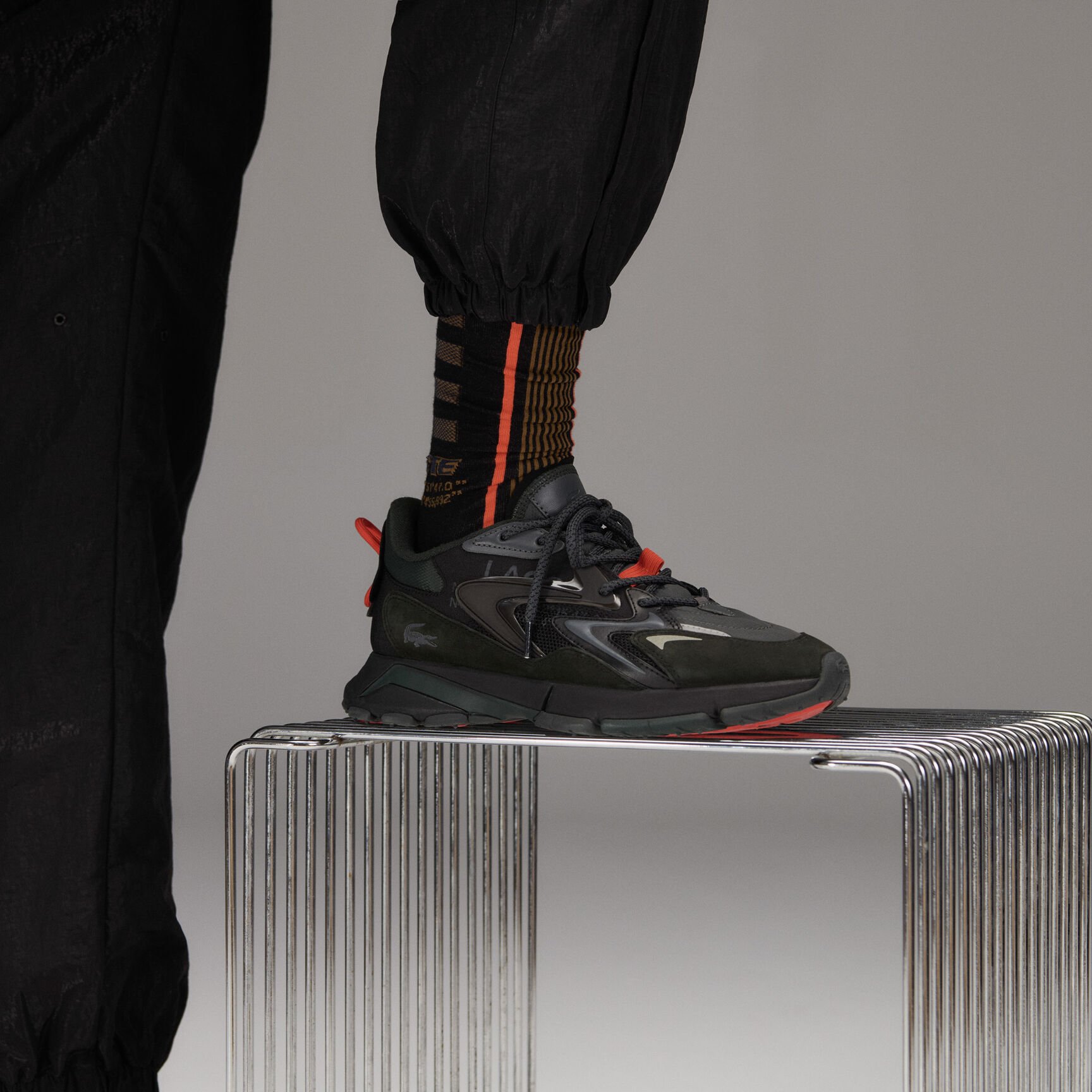 حذاء رياضي L003 نيو تيك للرجال حذاء رياضي L003 نيو تيك للرجال