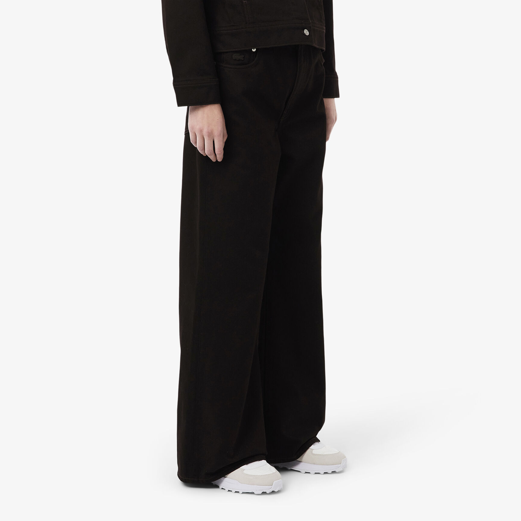 جينز واسع بخمسة جيوب