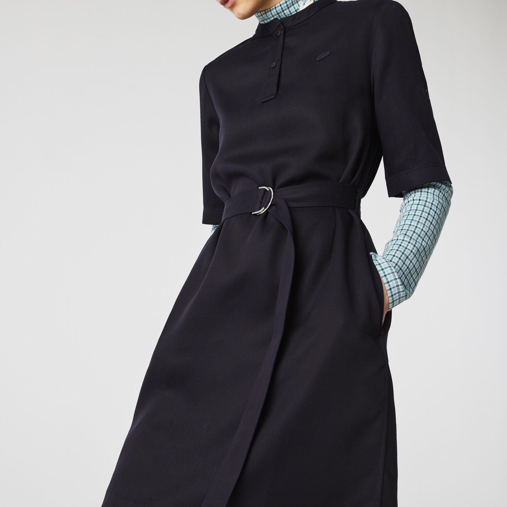 قميص نسائي مرن بحزام قميص نسائي مرن بحزام