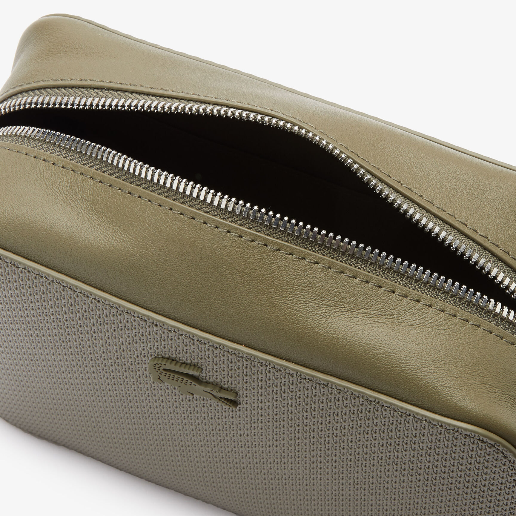 حقيبة كتف من جلد البيكيه غير اللامع مجموعة Chantaco للنساء حقيبة كتف من جلد البيكيه غير اللامع مجموعة Chantaco للنساء