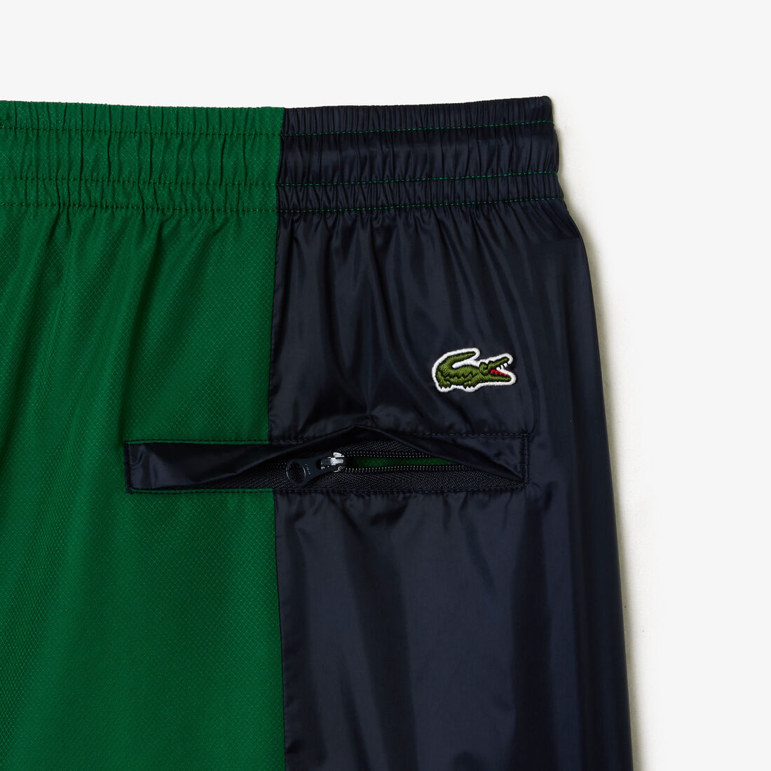 بنطال رياضي بتفاصيل بلون مغاير بنطال رياضي بتفاصيل بلون مغاير