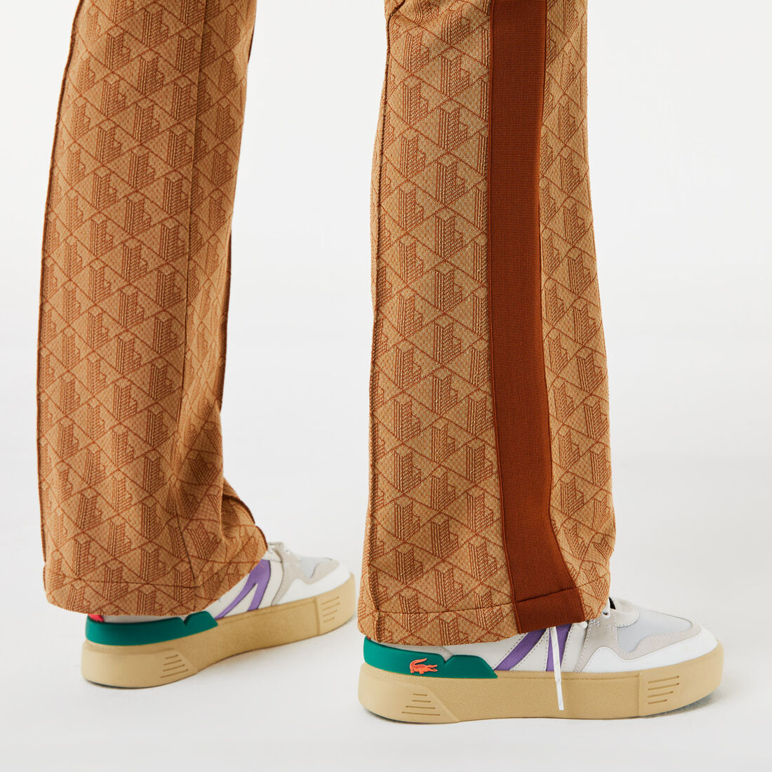 بنطال رياضي واسع منقوش بنطال رياضي واسع منقوش