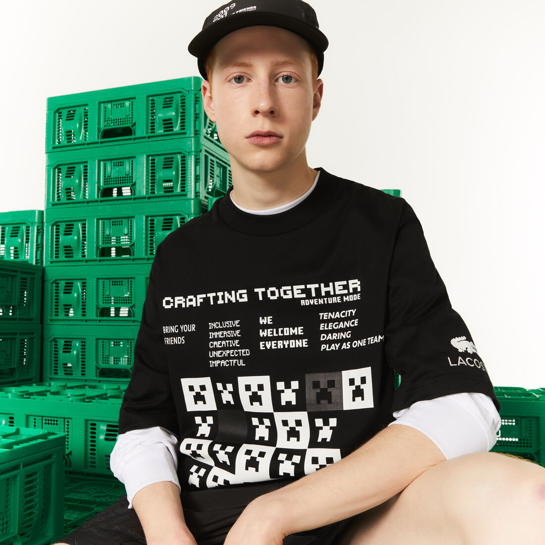 تيشيرت قطن عضوي بقصة فضفاضة للرجال مجموعة Lacoste L!VE × Minecraft