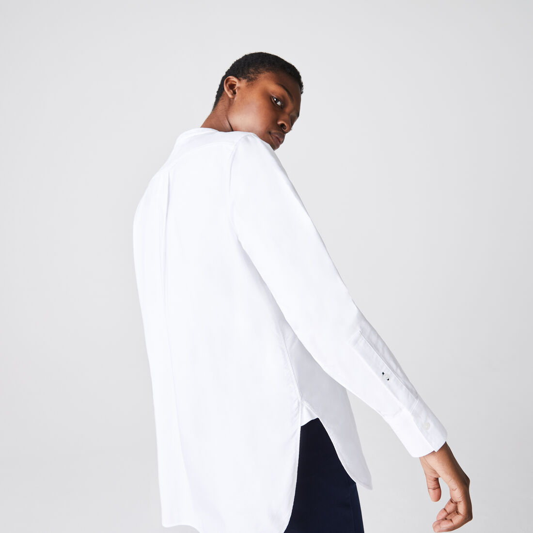 قميص قطن أكسفورد للنساء بقصة عادية وياقة ماندرين قميص قطن أكسفورد للنساء بقصة عادية وياقة ماندرين