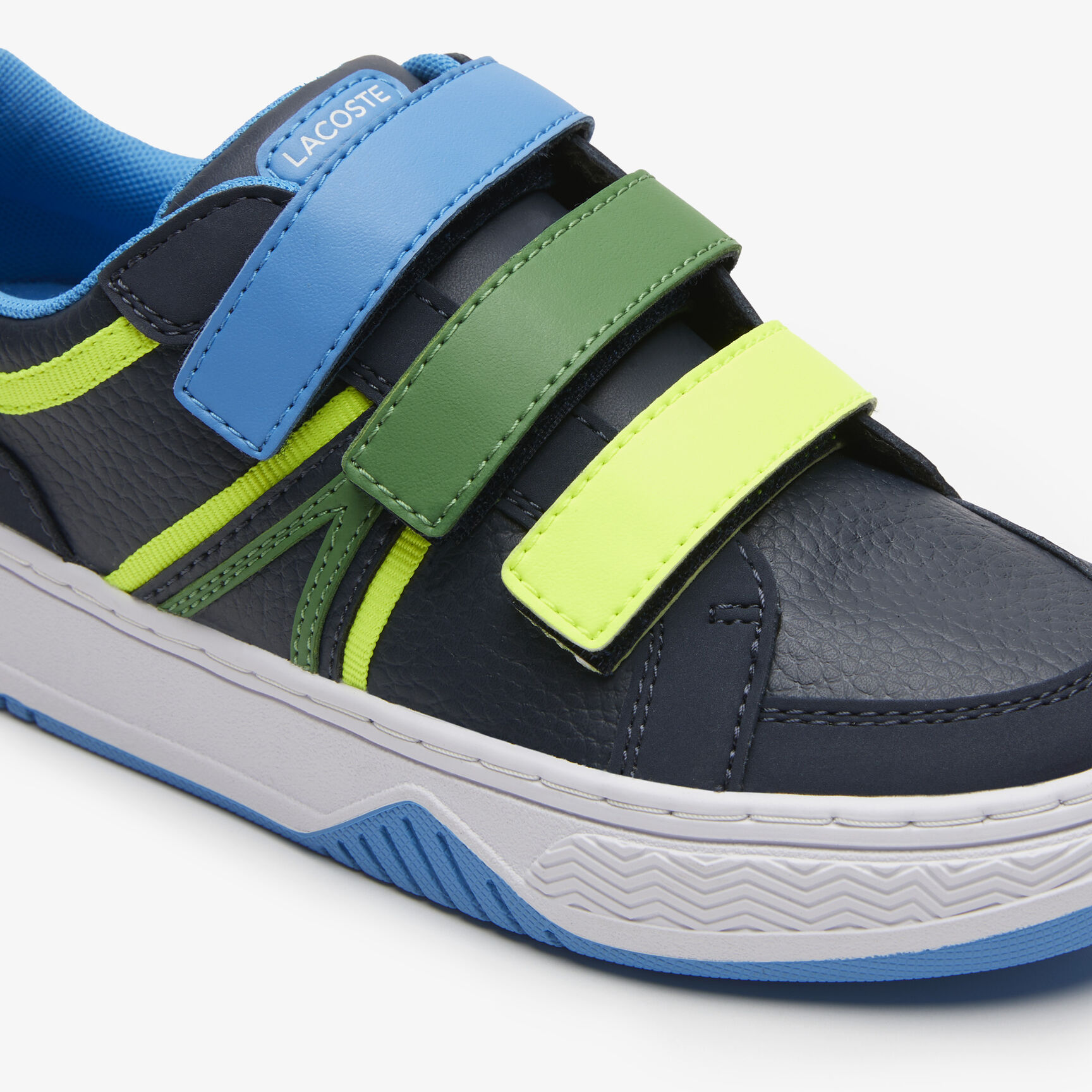 سنيكرز لاكوست L001 من خامات صناعية بثلاثة ألوان للأطفال