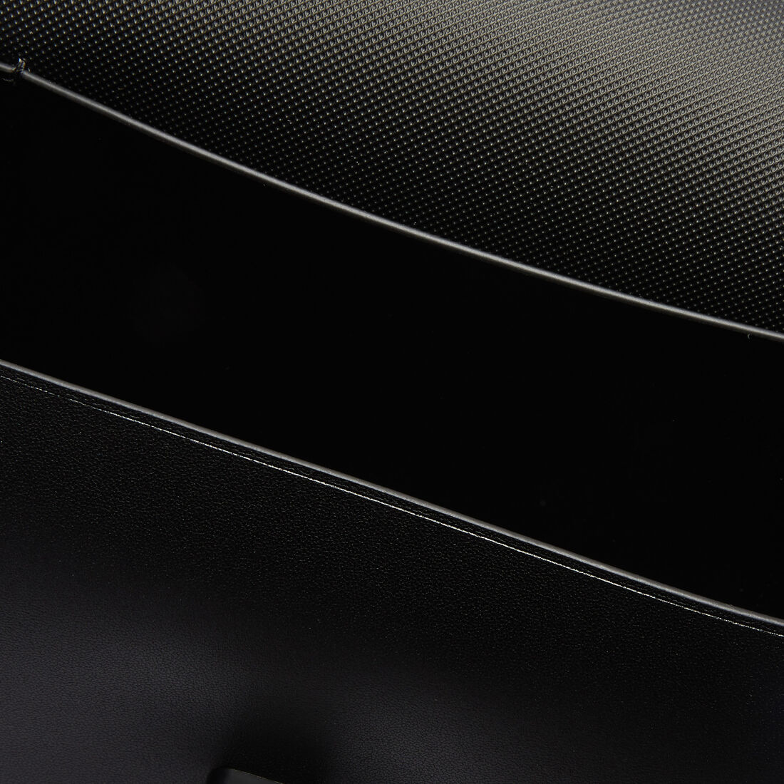 حقيبة كتف جلد مع إبزيم التمساح مجموعة Croco Turn للنساء حقيبة كتف جلد مع إبزيم التمساح مجموعة Croco Turn للنساء