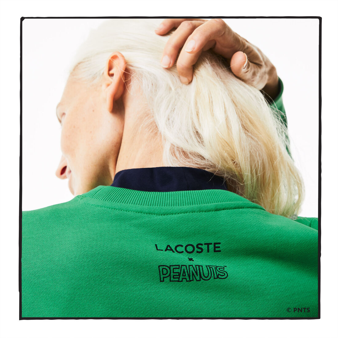 كنزة نسائية من القطن العضوي من Lacoste x Peanuts Crew Neck كنزة نسائية من القطن العضوي من Lacoste x Peanuts Crew Neck
