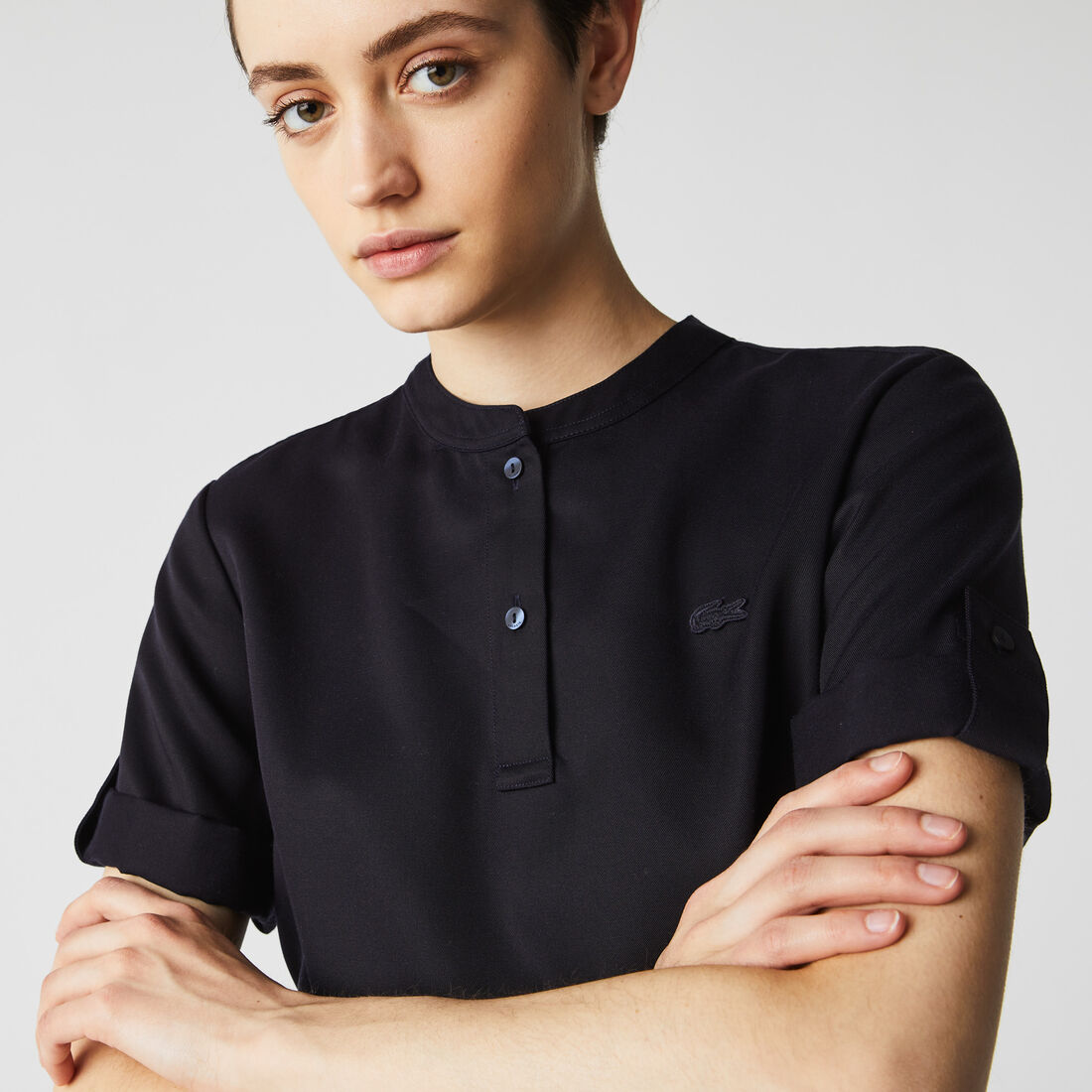 قميص نسائي مرن بحزام قميص نسائي مرن بحزام