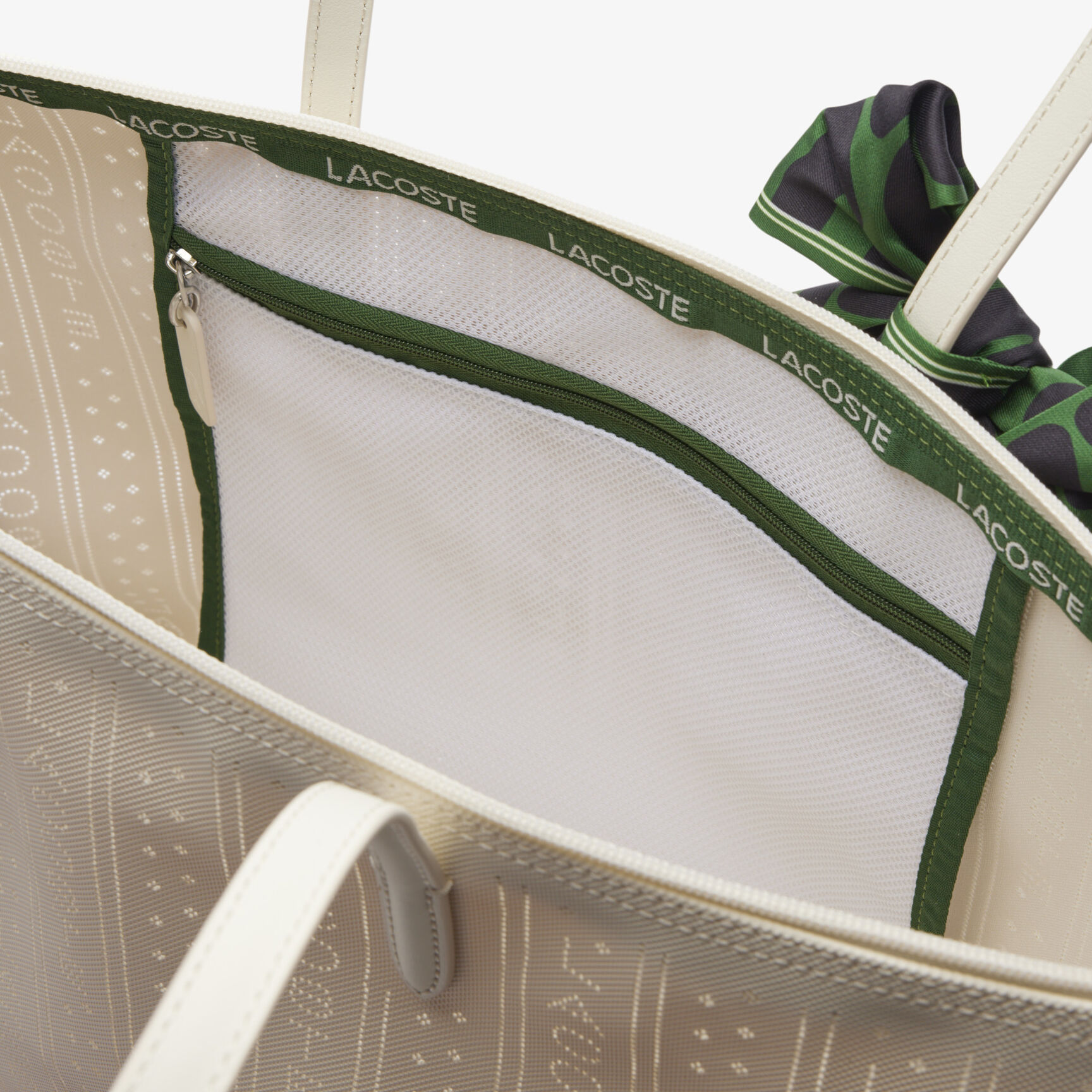 حقيبة يد كبيرة مثقبة من مجموعة L.12.12 كونسبت