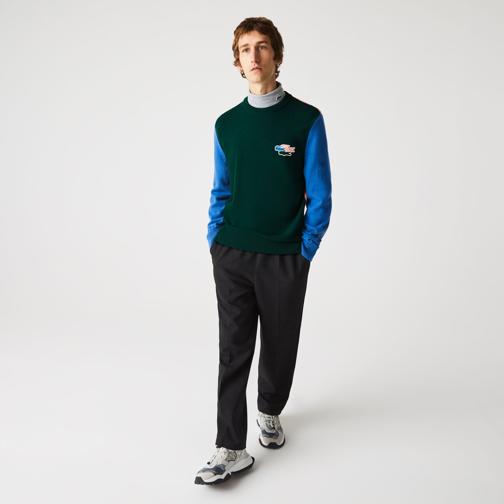 كنزة صوف للرجال ذات ياقة دائرية كنزة صوف للرجال ذات ياقة دائرية